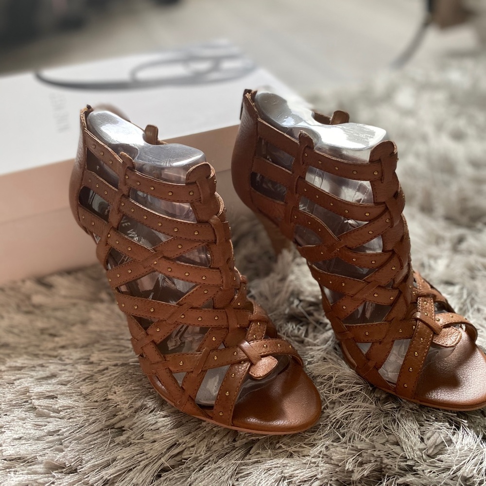 Nine West strap heels! - Picture 3 of 4